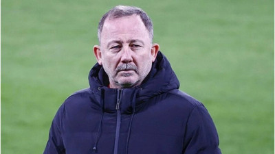 Sergen Yalçın kalemini kırdı. Antalyaspor ayrılığı duyurdu