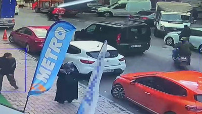 Motorlu saldırganların ortalığı savaş alanına çevirdi. 2 yaralı