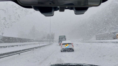 Kar yağışı şiddetlendi. 13 uçuş iptal edildi