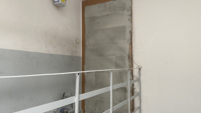 Bu evin ne girişi var ne de çıkışı! Gören donup kalıyor