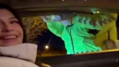 İlk kez çevirmeye giren genç kız, mutluluğu ve heyecanı yüzünden polis tarafından sarhoş zannedildi