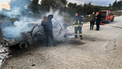 Seyir halindeki araç cayır cayır yandı (29 Ocak 2024)