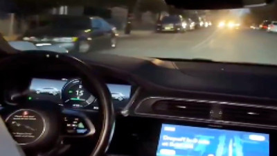 Şoförsüz taksi deneyimlerini paylaştı. Siz şoförsüz taksiyle yolculuk yapar mıydınız?