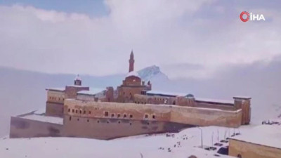 Doğu’nun incisi beyaza büründü