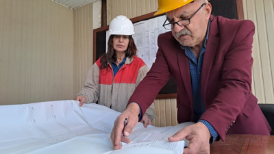 Ayda 60 bin TL’ye çalışacak usta bulamadı. Ojeli tırnakları artık mala tutuyor