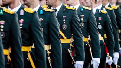 Atatürk’ü savunan teğmenler ihraç edildi. Tuzla Piyade Okulu’ndaki soruşturmada karar