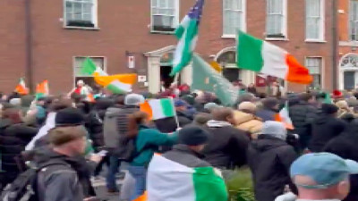 Vatandaşlar kitlesel göçe karşı sokaklara döküldü