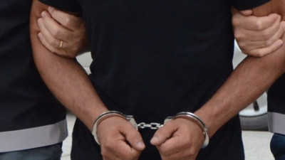 Aranan 5 şahıs kıskıvrak yakalandı