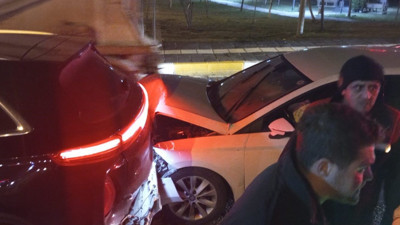 Mardin'de kırmızı ışıkta zincirleme kaza