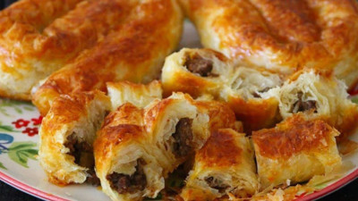 Bu kol böreğini yedikçe yiyeceksiniz. Tadına doyamayacaksınız. Yok böyle tarif