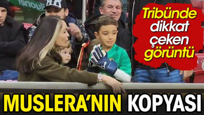 Muslera'nın kopyası tribünde