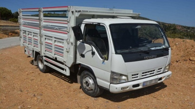 Geri gelen kamyonetin altında kalarak hayatını kaybetti