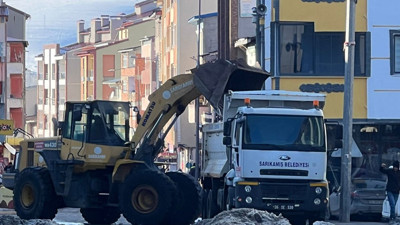 Sarıkamış'ta kar temizleme çalışmaları devam ediyor