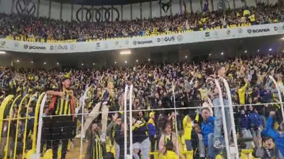 Fenerbahçe golleri art arda buldu. Taraftar sevinçten ne yapacağını bilemedi