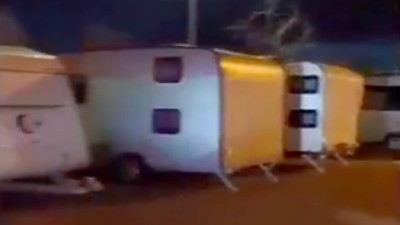 İstanbul Küçükyalı sahilinde ücretsiz park alanını işgal eden karavanlara vatandaştan tepki