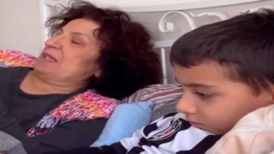 Pavyonu soran torununa cevap veren anneannenin komik açıklaması: 'Eğlendiğini zanneden kerizleri yoluyorlar orada'