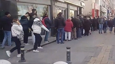 Üsküdar’da ucuz yemek kuyruğu