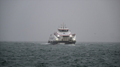 İzmir'de vapur seferlerine ‘hava muhalefeti’ engeli