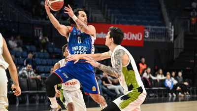 Anadolu Efes Dörtlü Final'de