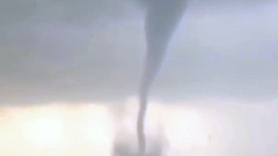 Mersin'i dolu ve sağanak vurdu! Denizde hortum çıktı...