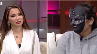 Esra Ezmeci'nin konuğu yatak odası sırrını anlattı. Yer yerinden oynadı