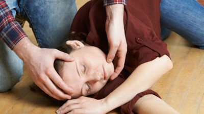 Uzmanı epilepsi hastalarına yapılmaması gereken ilk müdahaleyi açıkladı