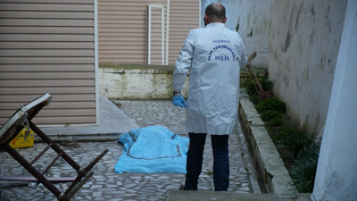 93 yaşındaki adam davasının görüldüğü gün düşüp öldü