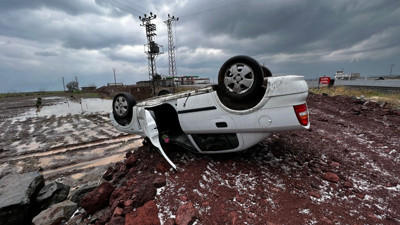 Öğleden sonra bastıran dolu yağışı kazayı beraberinde getirdi