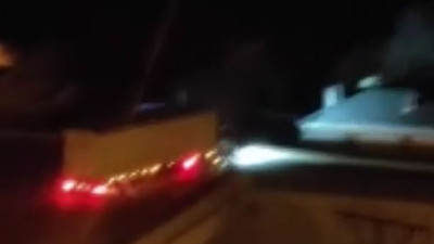 Sivas'ta evin 2. katına TIR çarptı. İnanılır gibi değil