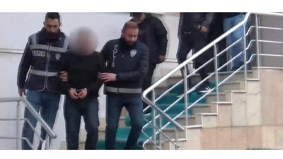 34 yıl hapis cezasıyla aranan şüpheli polisi görünce balkondan atlayıp kaçmaya çalıştı