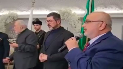 İlber Ortaylı'nın katıldığı Osmanlı ailesi düğününde skandal sözler: 'Osmanlı'yı süren soysuzları lanetliyorum.'