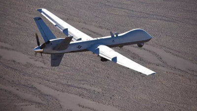 Husiler: ABD ve İngiltere Hudeyde Havalimanı'na saldırdı