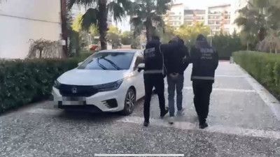 Interpol'ün aradığı uyuşturucu taciri İzmir'de yakalandı