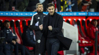 Xabi Alonso mucizesi. Mainz'i yenen Bayer Leverkusen Bayern'in rekorunu tarihe gömdü. Şampiyonluğa koşuyor