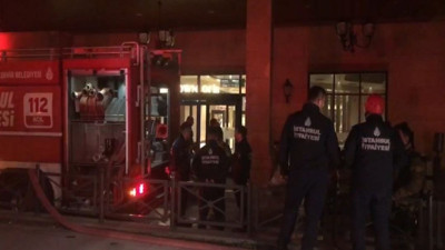 Maltepe'de AVM'nin oyun parkında yangın