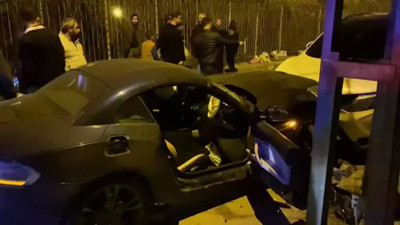 4 otomobile çarparak durabildi