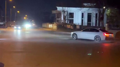 Büyükçekmece’de drift yapan maganda yakayı sosyal medyada ele verdi! Yüklü ceza yedi