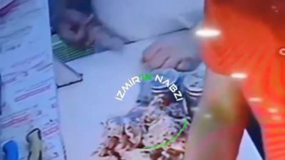 Söğüşcüde 3 adet söğüş yiyen adam, tezgahtaki dili cebine atıp çaldı! Unutulmaz video gündemden düşmüyor