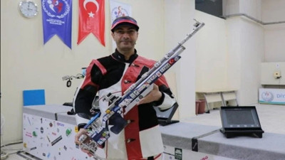 Millilerin silahları tutukluk yaptı!