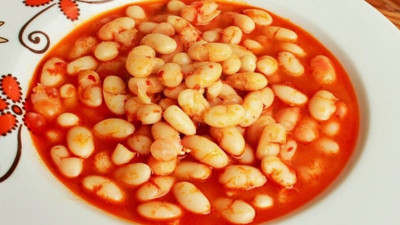 Kabuklanmayan kuru fasulyenin sırrı. Ekmek banmaya doyamayacaksınız