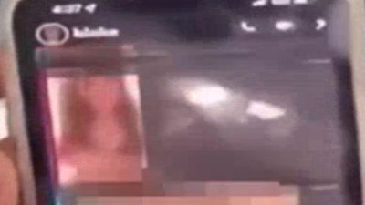 Sevgilisinin telefonunda görmemesi gerekeni gördü. Utanan kız arkadaşı ağladı