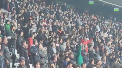 Beşiktaş taraftarı çıldırdı Galatasaray'ı istiyor. Bir anda başladı bütün stat haykırdı