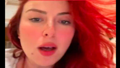 Sosyal medyada tartışma yaratan kadın: 'Türkiye gibi bir ülkede fakirsek bizim salaklığımız olabilir mi?'