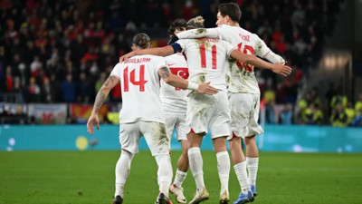 A Milli Takım'ın yıldızı apar topar hastaneye kaldırıldı. Hocası kötü haberi duyurdu