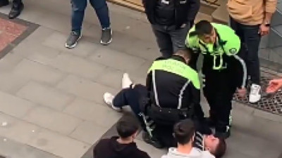 İzmit'te kadınları torpille taciz etti, müdahaleye gelenlere tekme attı