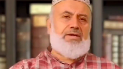 Hoca olduğunu söyleyen bir kişi: 'Epilasyona giden kadın zina yapıyordur'