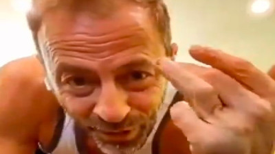 Ağırlık çalışırken parmağından oldu