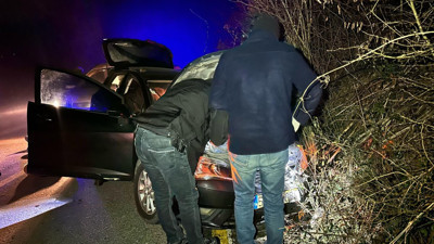 ‘Dur’ ihtarına uymayıp kaçarken kaza yaptılar: Uyuşturucu ile yakalandılar