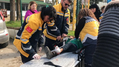 Yola atlayan 4 yaşındaki çocuğa otomobil çarptı