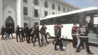 Borcunu vermeyen arkadaşını 2 gün alıkoyup dövdü